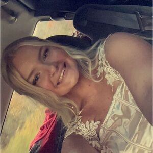 Meet your Posher, Chloe